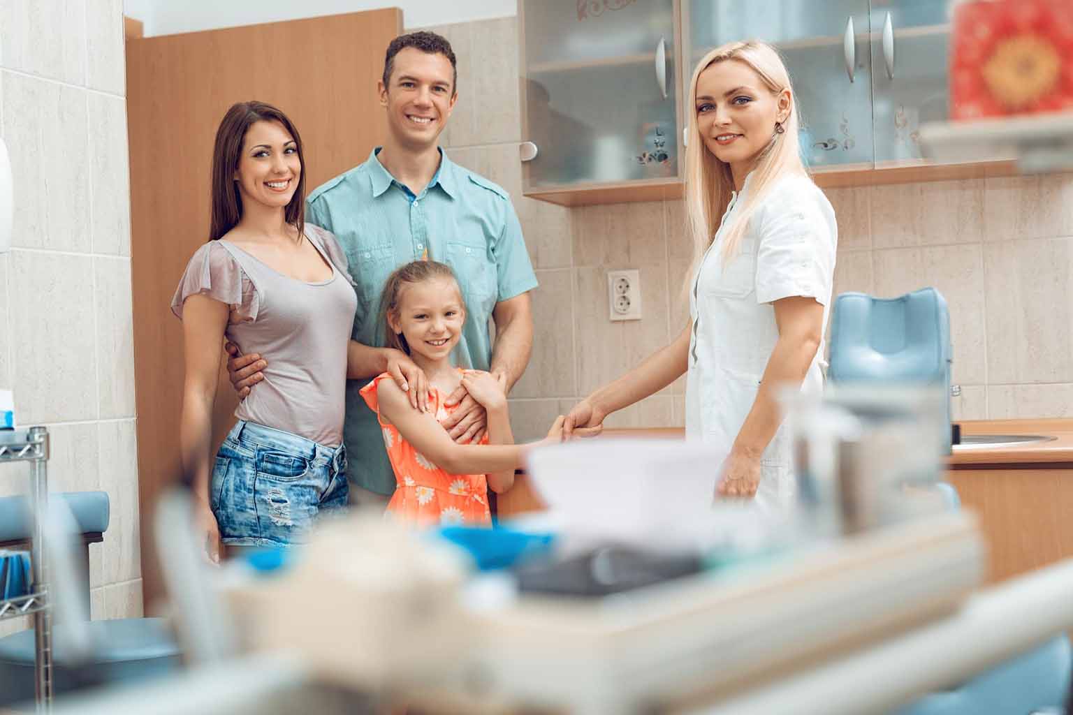 Read more about the article How to Choose the Right Dental Clinic for Your Family