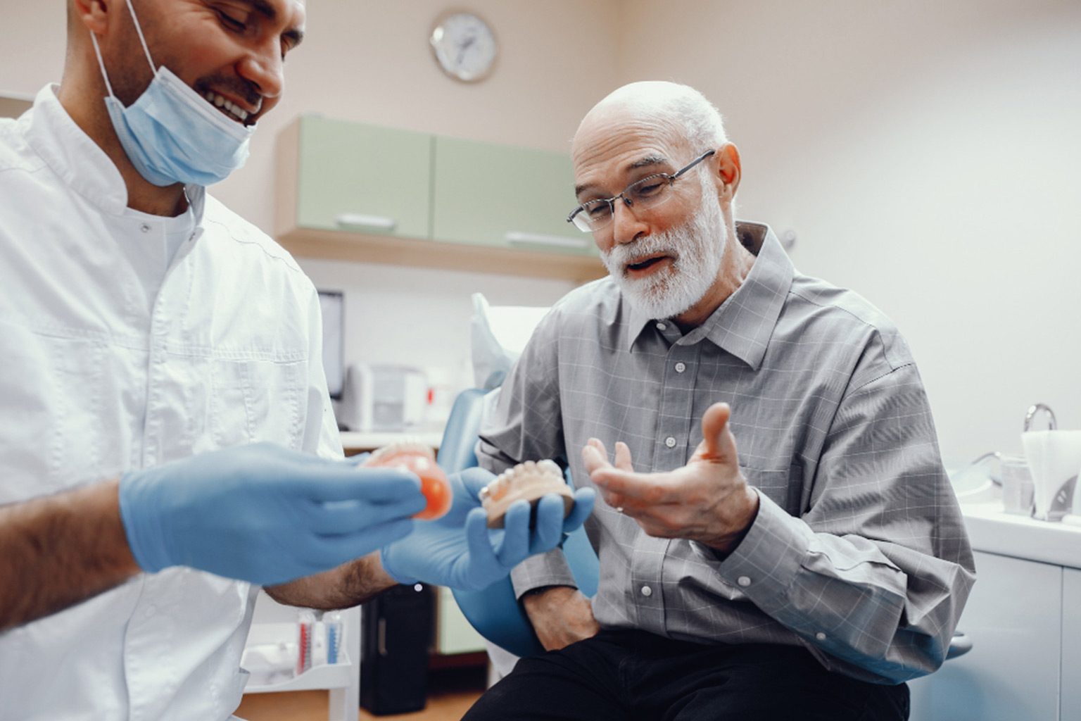 Read more about the article How Long Do Dental Implants Last?