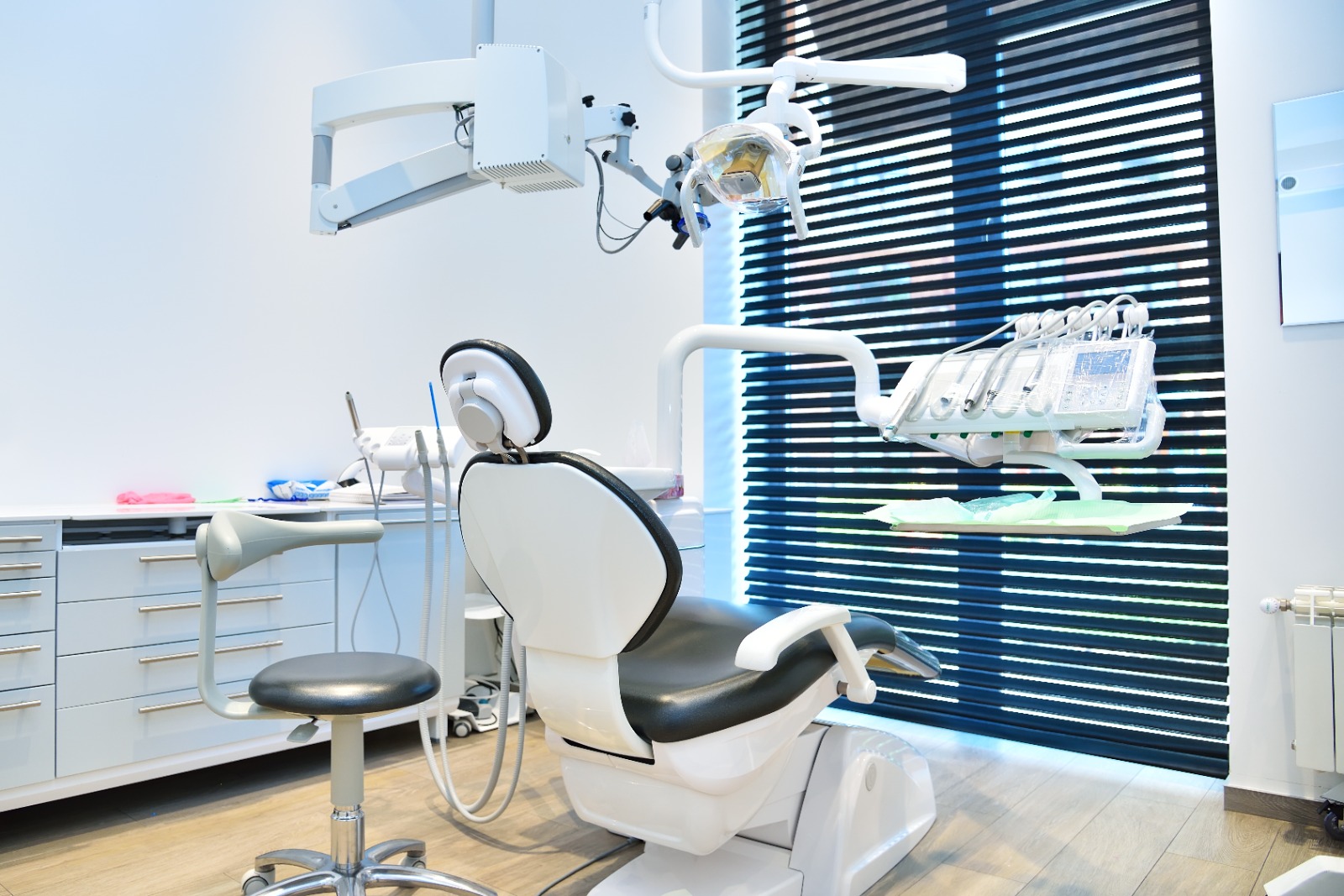 You are currently viewing Choosing a Dental Clinic for Your Parents: What Families in Vizag Should Know